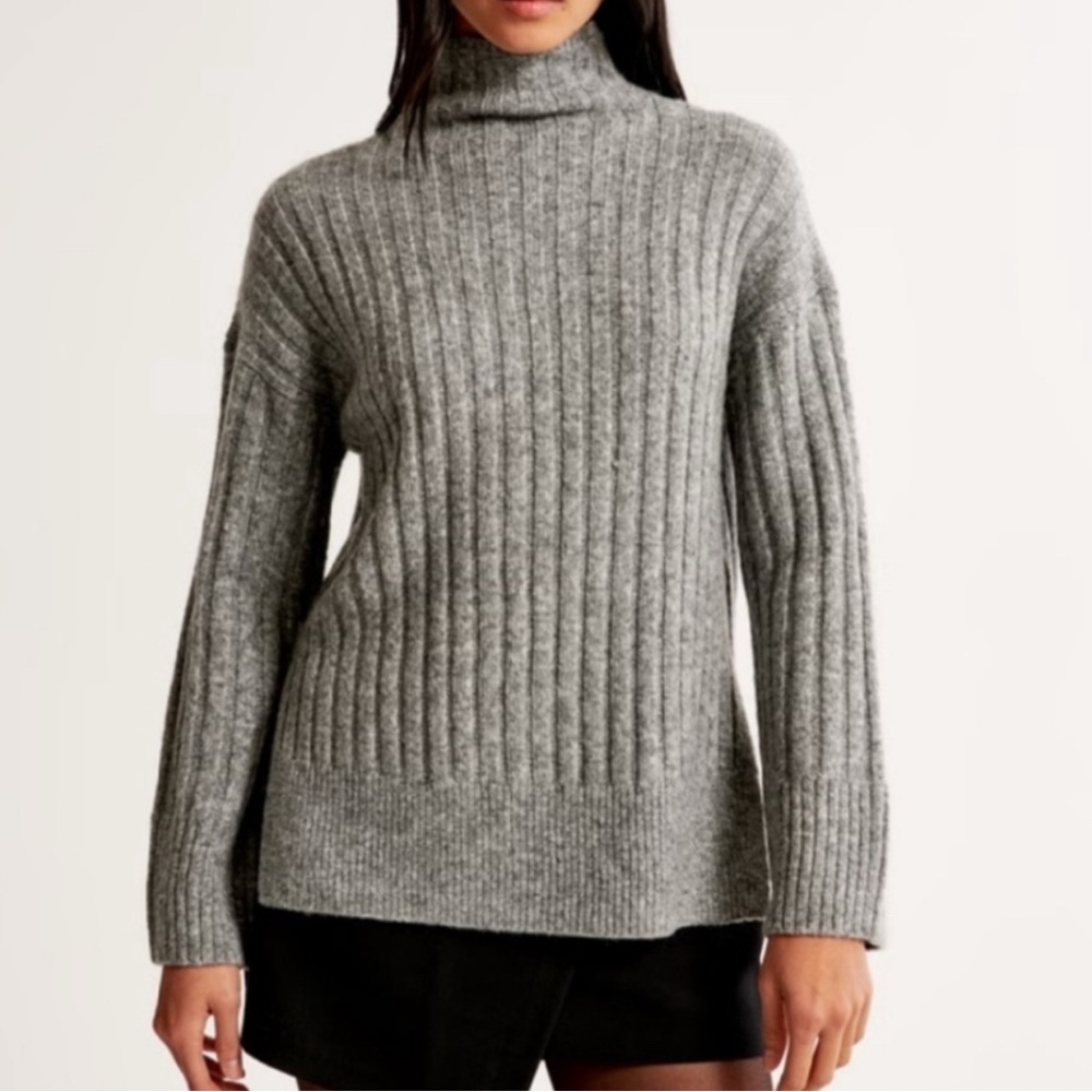 Abercrombie & Fitch Chunky Ribbed Funnel Neck Sweater